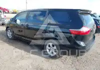 2017 Toyota SIENNA фото