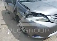 2017 Toyota SIENNA фото