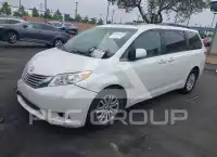 2017 Toyota SIENNA фото