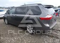 2017 Toyota SIENNA фото