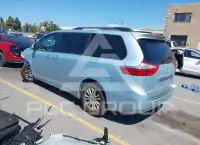 2017 Toyota SIENNA фото