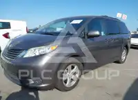 2017 Toyota SIENNA фото