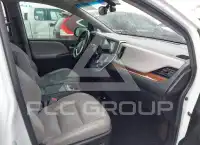 2017 Toyota SIENNA фото