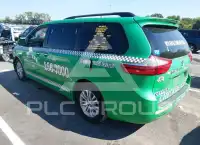 2017 Toyota SIENNA фото