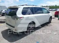 2017 Toyota SIENNA фото