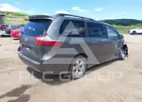 2017 Toyota SIENNA фото