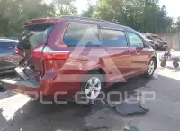 2017 Toyota SIENNA фото