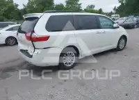 2017 Toyota SIENNA фото
