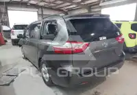 2017 Toyota SIENNA photo
