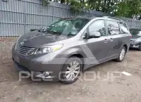2017 Toyota SIENNA photo