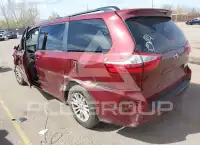2017 Toyota SIENNA фото