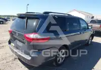 2017 Toyota SIENNA фото