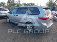 2017 Toyota SIENNA фото