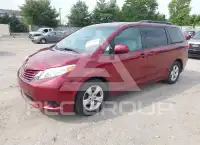 2017 Toyota SIENNA photo