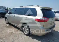2017 Toyota SIENNA фото