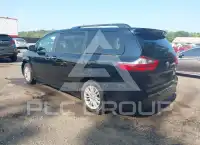 2017 Toyota SIENNA фото