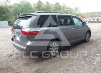 2017 Toyota SIENNA photo