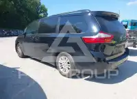 2017 Toyota SIENNA фото