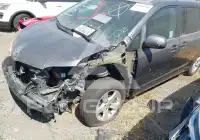 2017 Toyota SIENNA photo