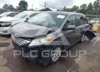 2017 Toyota SIENNA фото