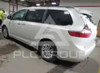 2017 Toyota SIENNA photo