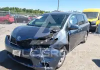 2017 Toyota SIENNA фото