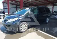 2017 Toyota SIENNA photo