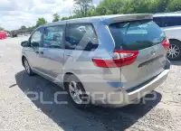2017 Toyota SIENNA photo