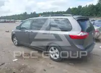 2017 Toyota SIENNA фото