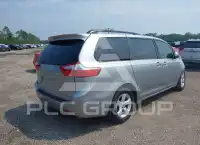 2017 Toyota SIENNA photo