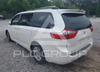2017 Toyota SIENNA фото