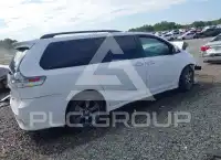 2017 Toyota SIENNA photo