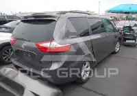 2017 Toyota SIENNA photo