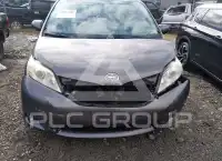 2017 Toyota SIENNA фото