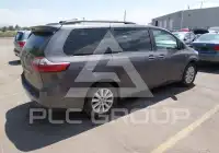 2017 Toyota SIENNA фото