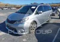 2017 Toyota SIENNA photo