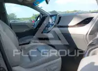 2017 Toyota SIENNA photo