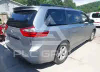 2017 Toyota SIENNA photo