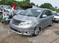 2017 Toyota SIENNA фото