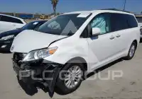 2017 Toyota SIENNA фото