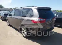 2017 Toyota SIENNA фото