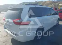 2017 Toyota SIENNA фото