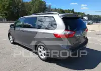 2017 Toyota SIENNA photo