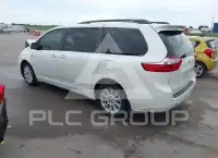 2017 Toyota SIENNA photo