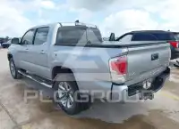 2017 Toyota TACOMA photo