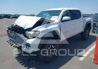 2017 Toyota TACOMA photo