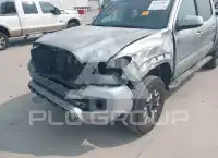 2017 Toyota TACOMA photo