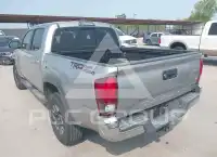 2017 Toyota TACOMA photo