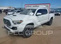 2017 Toyota TACOMA photo