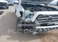 2017 Toyota TACOMA photo